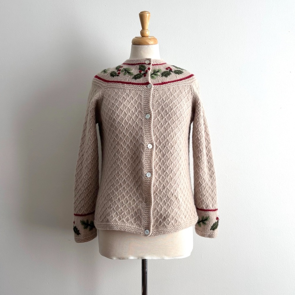 ORVIS Holiday Oak, Holly & Berries Wool Christmas Cardigan Sweater